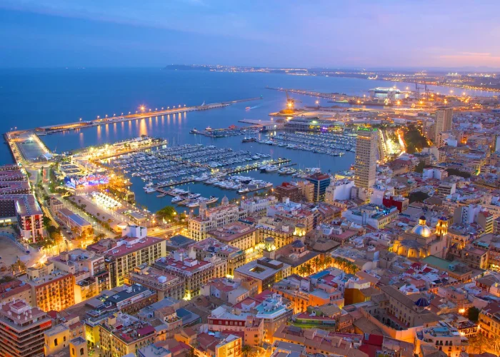 Grúas asistencia 24/7 en Alicante España