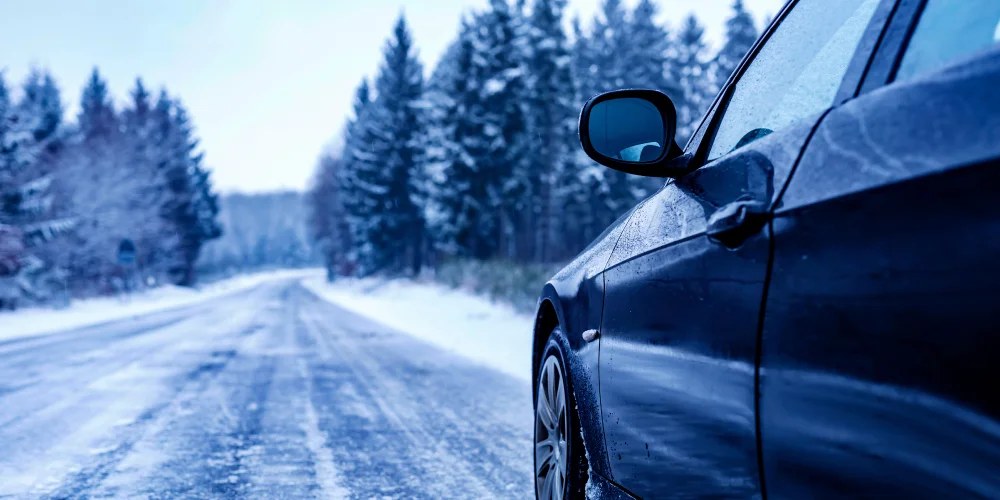 Atrapado en la carretera bajo el frío: Qué hacer (y qué no) mientras llega la grúa