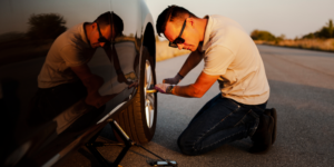 Kit de Supervivencia que todo conductor debería llevar para evitar llamar a una grúa por averías leves